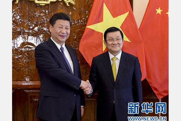 11月6日，中共中央總書(shū)記、國(guó)家主席習(xí)近平在河內(nèi)同越南國(guó)家主席張晉創(chuàng)舉行會(huì)談。 新華社記者李學(xué)仁攝