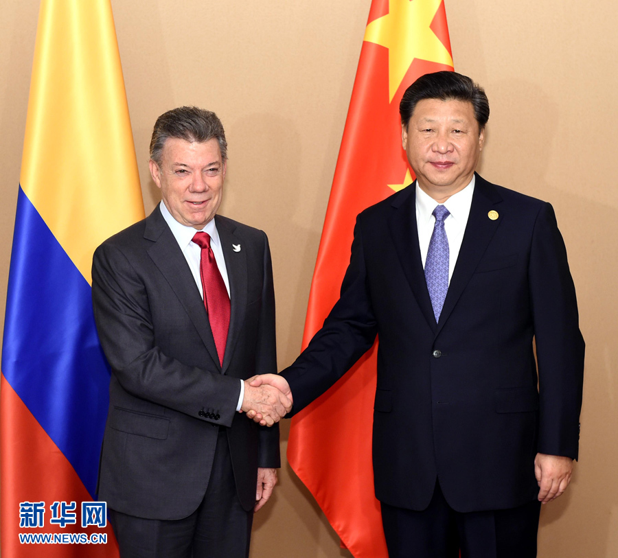 11月18日，國(guó)家主席習(xí)近平在菲律賓馬尼拉會(huì)見哥倫比亞總統(tǒng)桑托斯。 新華社記者 饒愛民 攝