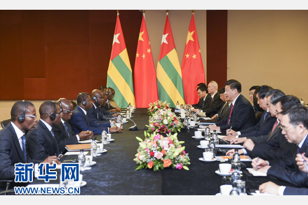 12月3日，國家主席習(xí)近平在約翰內(nèi)斯堡會(huì)見多哥總統(tǒng)福雷。新華社記者 謝環(huán)馳 攝 