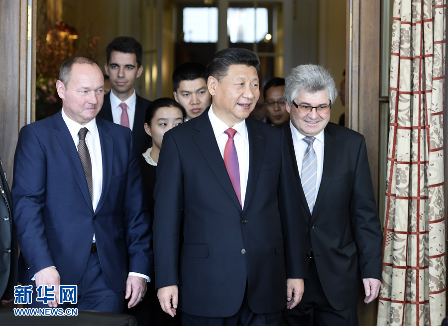 1月16日，國家主席習(xí)近平在伯爾尼會見瑞士聯(lián)邦國民院議長施塔爾和聯(lián)邦院議長比紹夫貝爾格。 新華社記者 謝環(huán)馳 攝