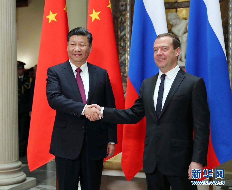 7月4日，國(guó)家主席習(xí)近平在莫斯科會(huì)見(jiàn)俄羅斯總理梅德韋杰夫。新華社記者 劉衛(wèi)兵 攝