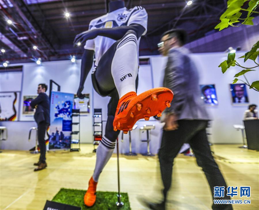 （新華全媒頭條&middot;圖文互動(dòng)）（14）人間正道 浩蕩前行&mdash;&mdash;習(xí)近平主席出席首屆中國國際進(jìn)口博覽會(huì)紀(jì)實(shí)