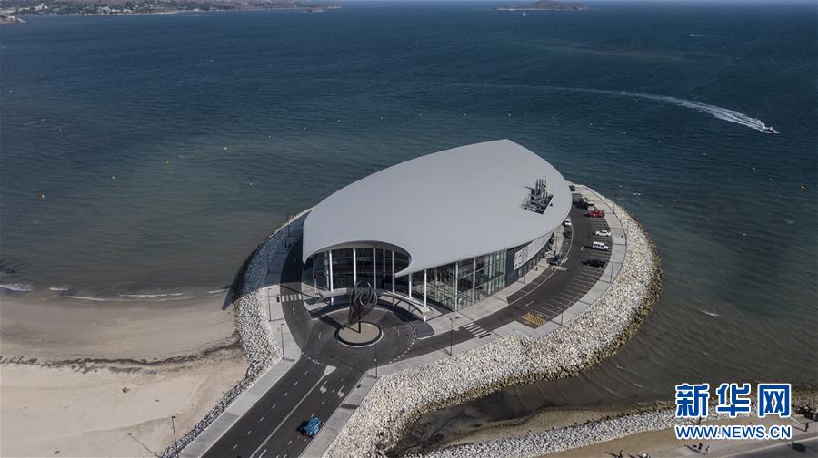 （新華全媒頭條&middot;圖文互動(dòng)）（2）特稿：深化周邊友好　共促亞太繁榮&mdash;&mdash;寫在習(xí)近平主席出席亞太經(jīng)合組織第二十六次領(lǐng)導(dǎo)人非正式會(huì)議，對(duì)巴布亞新幾內(nèi)亞、文萊和菲律賓進(jìn)行國(guó)事訪問(wèn)并在巴新同建交太平洋島國(guó)領(lǐng)導(dǎo)人會(huì)晤之際