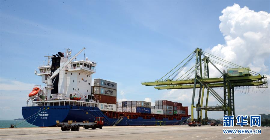 （新華全媒頭條&middot;圖文互動(dòng)）（6）特稿：深化周邊友好　共促亞太繁榮&mdash;&mdash;寫在習(xí)近平主席出席亞太經(jīng)合組織第二十六次領(lǐng)導(dǎo)人非正式會(huì)議，對(duì)巴布亞新幾內(nèi)亞、文萊和菲律賓進(jìn)行國(guó)事訪問(wèn)并在巴新同建交太平洋島國(guó)領(lǐng)導(dǎo)人會(huì)晤之際