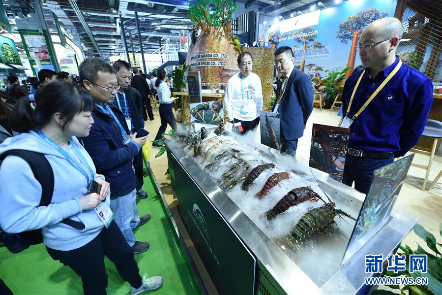 （新華全媒頭條&middot;圖文互動(dòng)）（2）中國市場(chǎng) 世界共享&mdash;&mdash;進(jìn)博會(huì)勾勒共贏畫卷