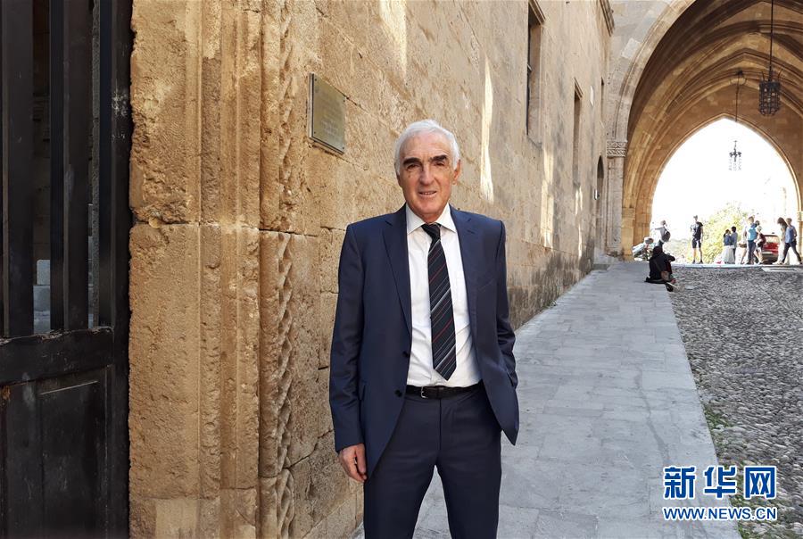 （習近平出訪配合稿&middot;圖文互動）專訪：&ldquo;與習主席見面是我人生的獨特經(jīng)歷&rdquo;&mdash;&mdash;訪希臘羅德島愛琴海學院負責人斯庫爾托斯