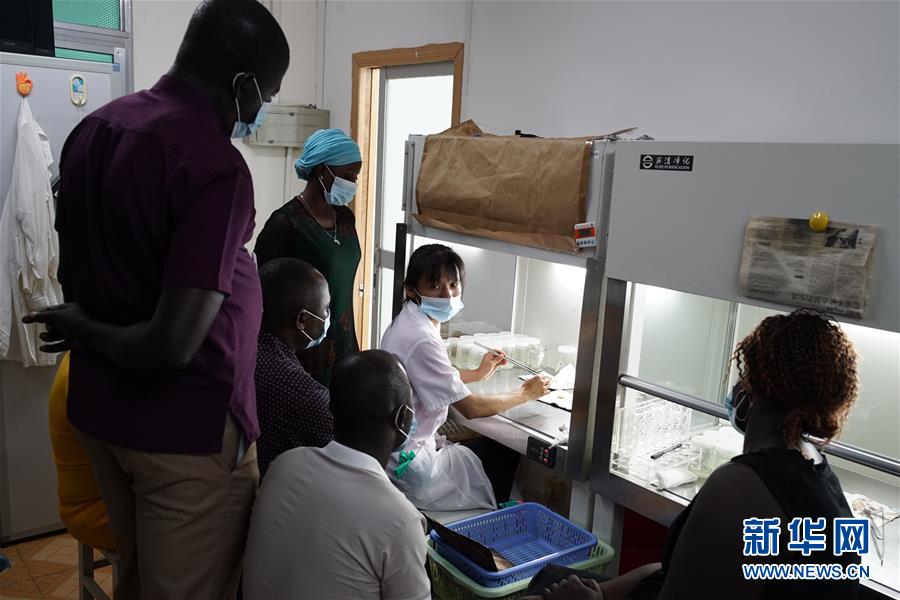 （在習(xí)近平新時(shí)代中國(guó)特色社會(huì)主義思想指引下&mdash;&mdash;新時(shí)代新作為新篇章&middot;總書(shū)記關(guān)切開(kāi)放事&middot;圖文互動(dòng)）（7）來(lái)中國(guó)&ldquo;學(xué)種地&rdquo;的&ldquo;洋學(xué)生&rdquo;