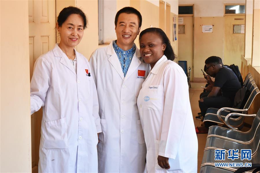 （國(guó)際&middot;圖文互動(dòng)）（1）通訊：《中喀一家人》&mdash;&mdash;贈(zèng)別中國(guó)醫(yī)療隊(duì)員的非洲旋律