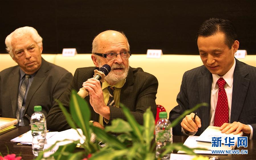 （國際&middot;圖文互動(dòng)）（1）《之江新語》讀者交流會(huì)在捷克舉行