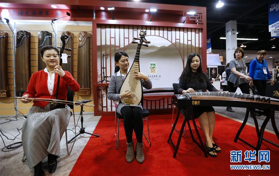 （國際&middot;圖文互動）（3）通訊：中國樂器在美國樂器展上&ldquo;奏響強(qiáng)音&rdquo;