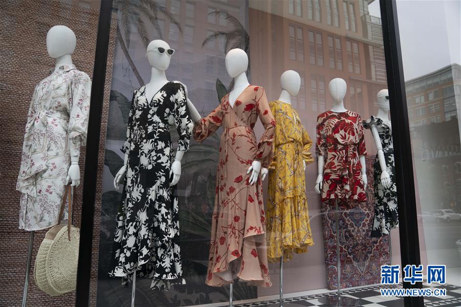 (國際)(3)特朗普簽署4840億美元援助法案應(yīng)對新冠疫情