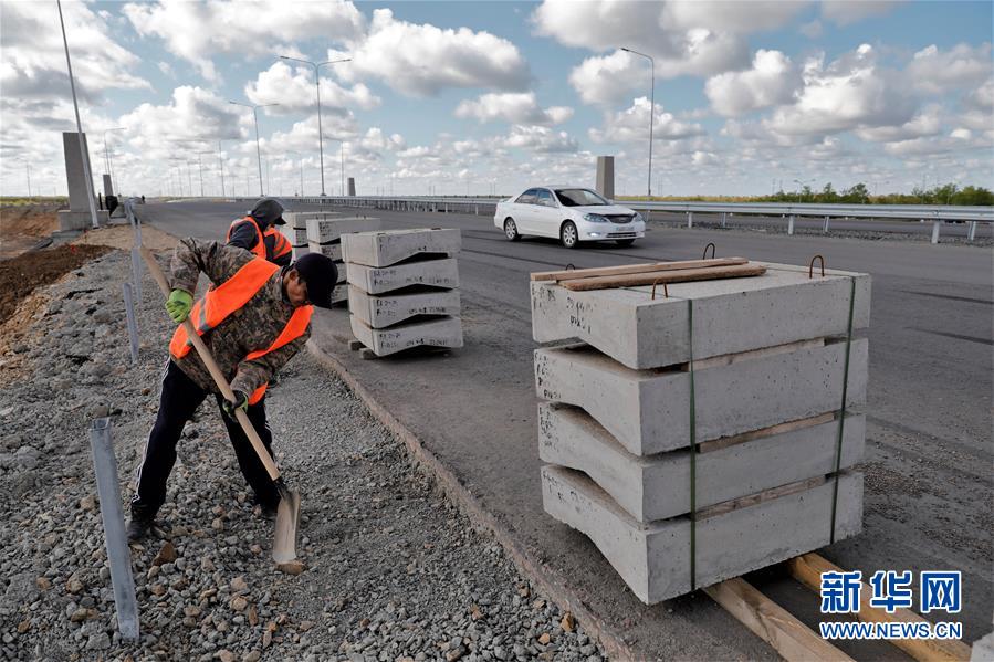 （新華全媒頭條&middot;圖文互動(dòng)）（5）寰球抗疫晝夜間