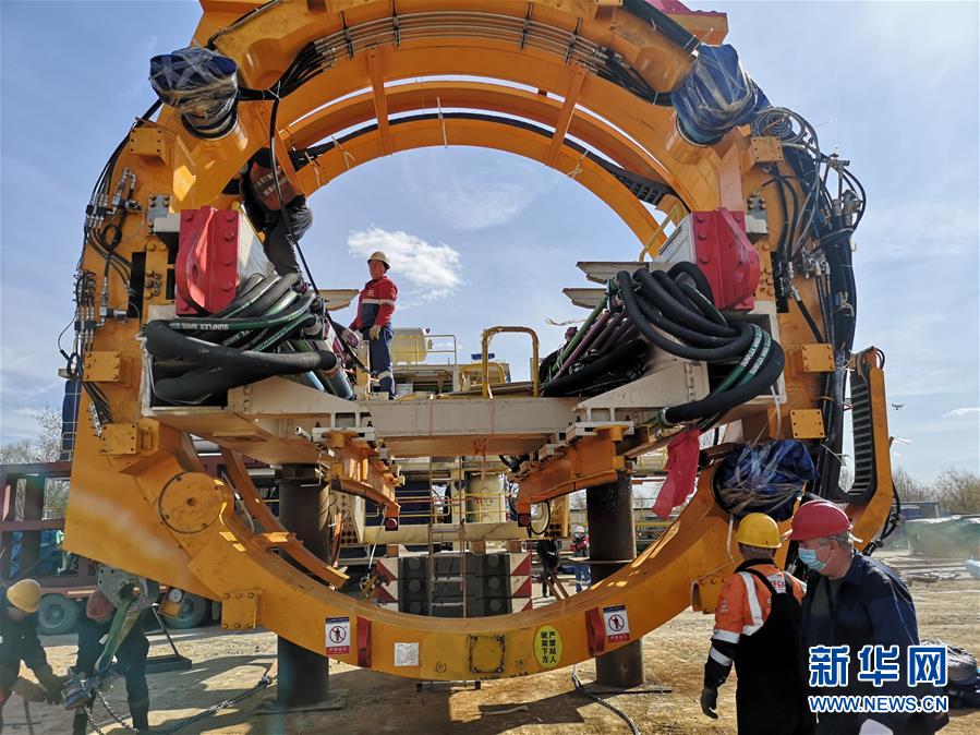 （國際&middot;圖文互動）（2）通訊：&ldquo;大國重器&rdquo;亮相莫斯科&mdash;&mdash;中國11米級大盾構機在俄始發(fā)記