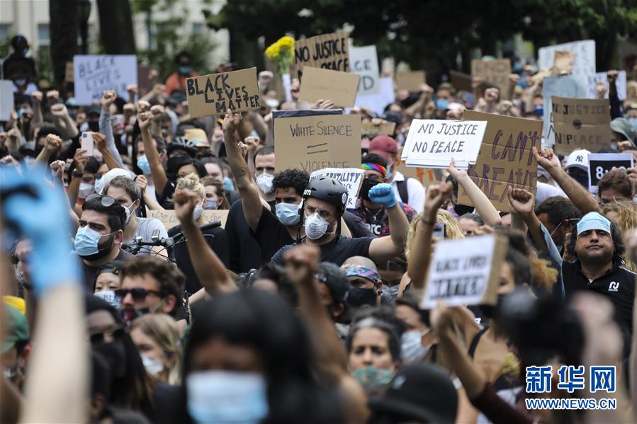 （國際）（3）紐約民眾紀(jì)念喬治&middot;弗洛伊德