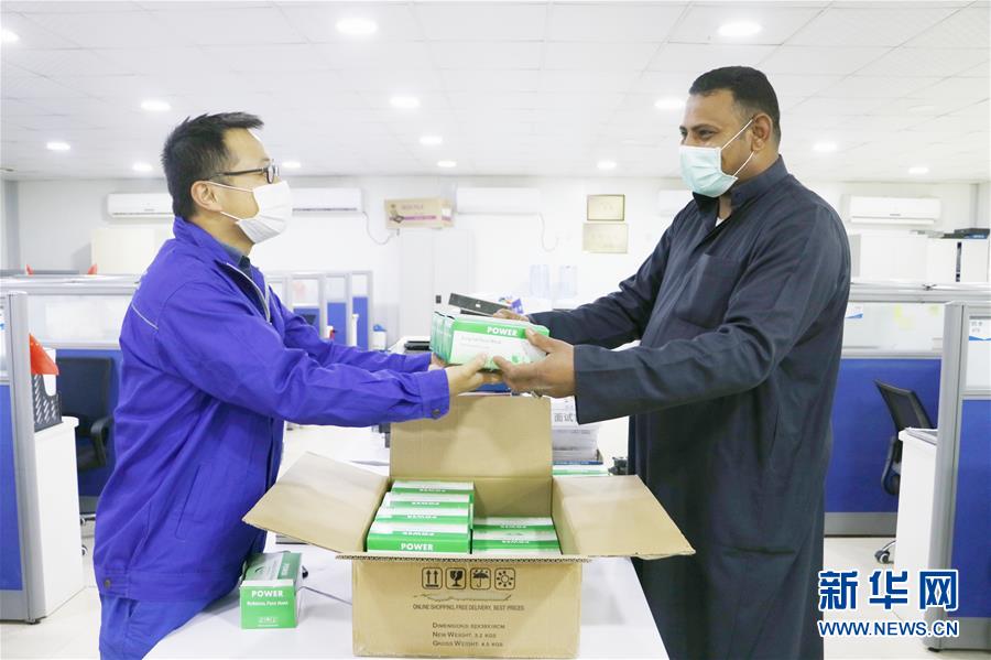 （國際疫情&middot;圖文互動）（3）通訊：防疫、生產兩不誤，沙漠現&ldquo;棋盤&rdquo;&mdash;&mdash;記中企承建科威特住房基建項目