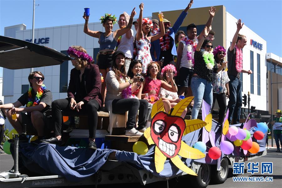 （國際&middot;圖文互動(dòng)）（1）通訊：中國元素在新西蘭迎春花車巡游活動(dòng)中放光彩