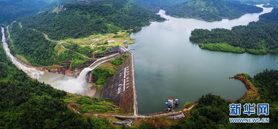 (國際·圖文互動)(1)通訊:踐行綠色發(fā)展 持續(xù)造福民生——記中國華電柬埔寨額勒賽水電站項目
