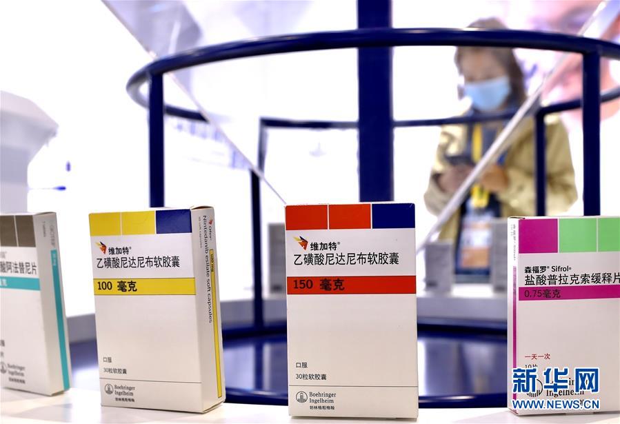 （第三屆進(jìn)博會&middot;圖文互動）（8）新疫苗、新療法，進(jìn)博會最&ldquo;火爆&rdquo;展區(qū)見聞