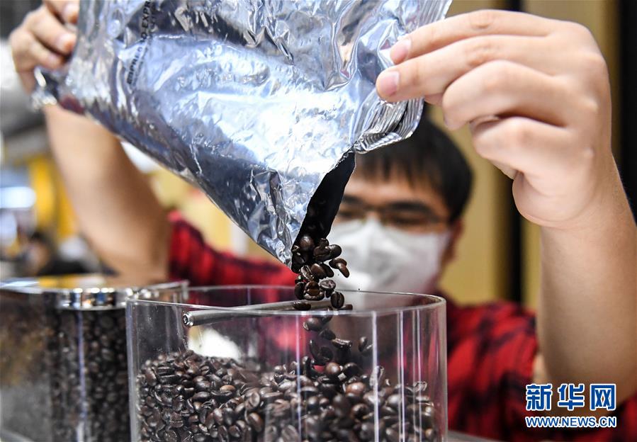 （第三屆進(jìn)博會(huì)&middot;圖文互動(dòng)）（3）全球&ldquo;寶藏級&rdquo;美食薈萃&mdash;&mdash;進(jìn)博會(huì)食品及農(nóng)產(chǎn)品館遍藏世間珍饈