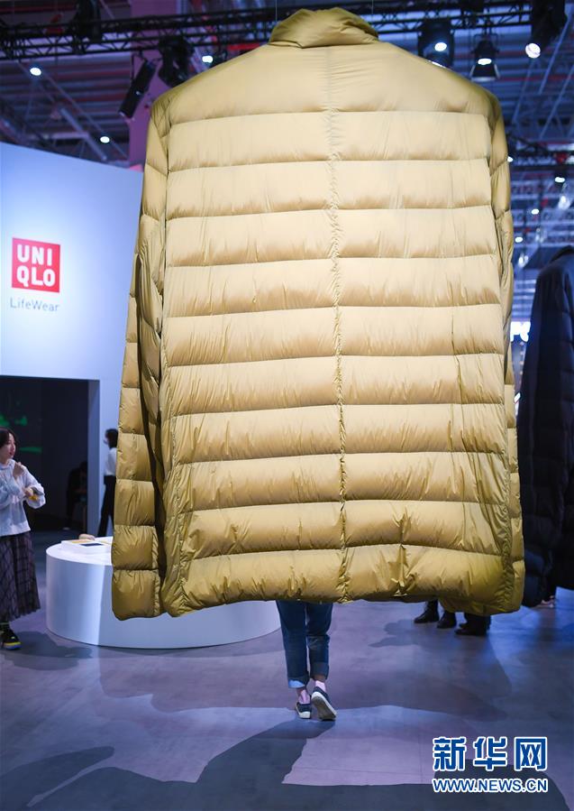 （第三屆進(jìn)博會(huì)&middot;新華視界）（5）觀展體驗(yàn)：多彩&middot;絢爛&middot;未來(lái)感