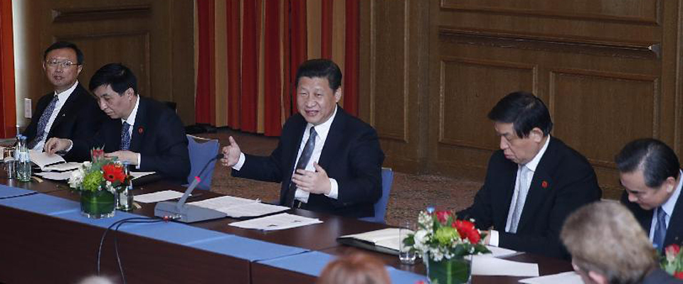 習(xí)近平同德國(guó)漢學(xué)家、孔子學(xué)院教師代表和學(xué)習(xí)漢語(yǔ)的學(xué)生代表座談