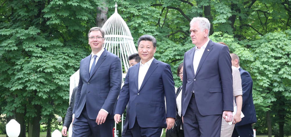 習(xí)近平出席塞爾維亞總統(tǒng)尼科利奇、總理武契奇共同舉行的午宴