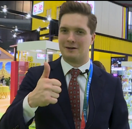 看快閃《不遠(yuǎn)萬里來看&ldquo;你&rdquo;》，聽老外點(diǎn)贊進(jìn)博會