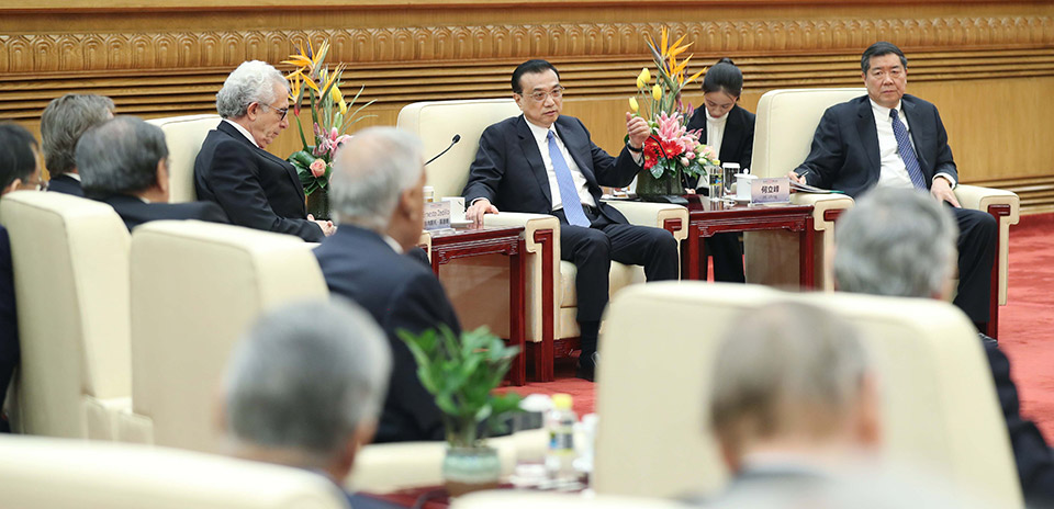 李克強(qiáng)會(huì)見第三屆&ldquo;讀懂中國&rdquo;國際會(huì)議代表并座談