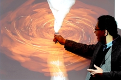 人類首次&ldquo;看見(jiàn)&rdquo;的那個(gè)黑洞，有了偏振圖像