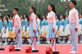 聽共青團員和少先隊員的心聲：請黨放心，強國有我！