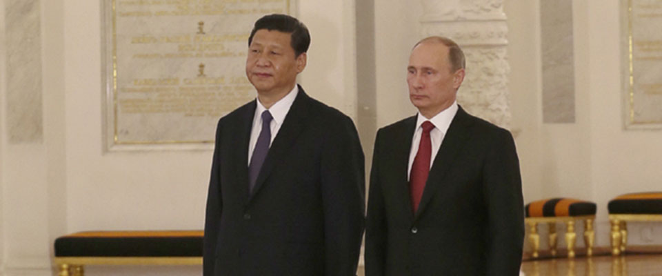 2013年3月，習(xí)近平出席普京舉行的歡迎儀式