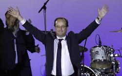 法國當選總統(tǒng)奧朗德在巴黎參加慶祝活動(組圖)